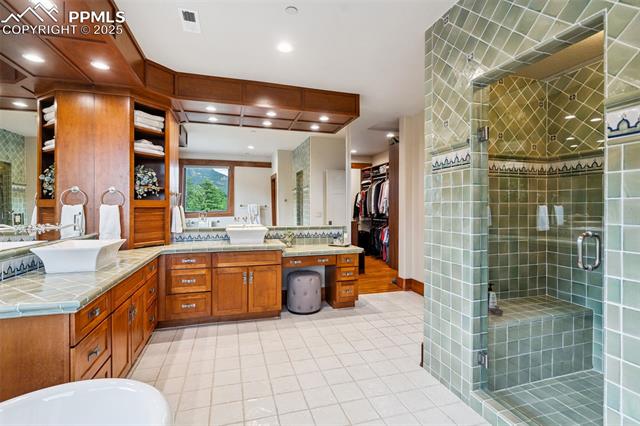 2455 Stratton Forest Heights