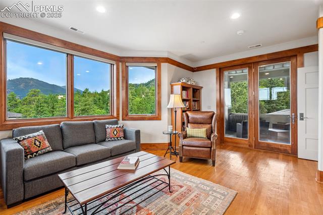 2455 Stratton Forest Heights