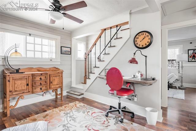 11 E Del Norte Street