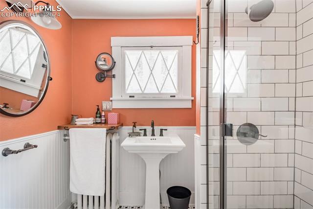 11 E Del Norte Street