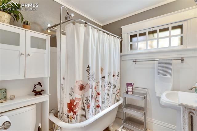 11 E Del Norte Street