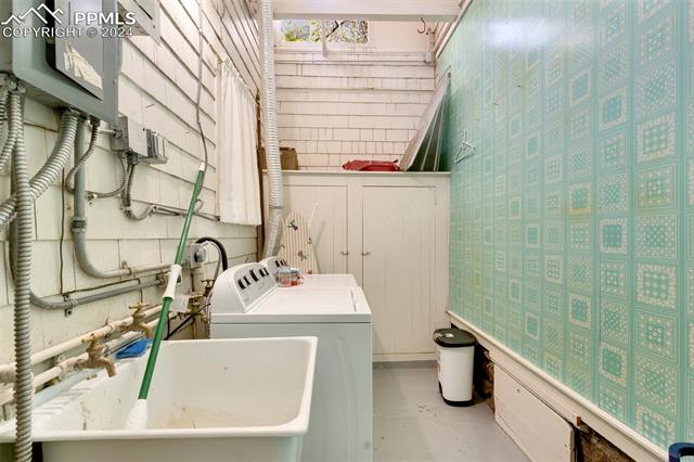 11 E Del Norte Street