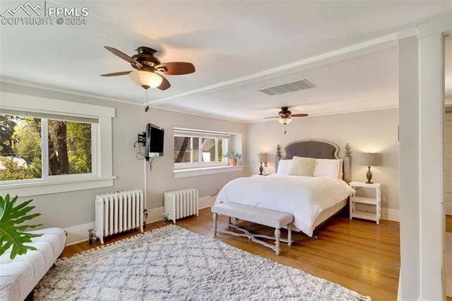 11 E Del Norte Street