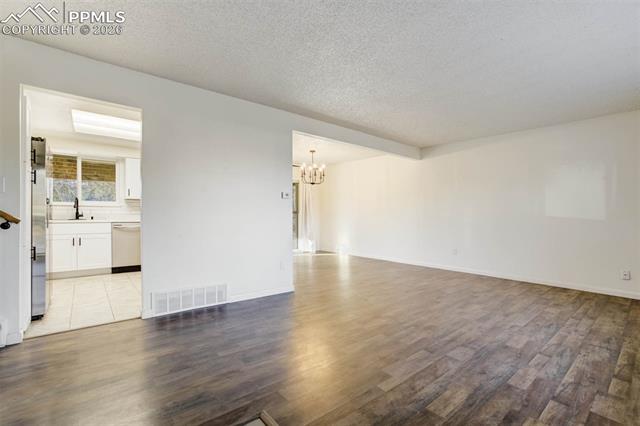 7240 Sullivan Circle