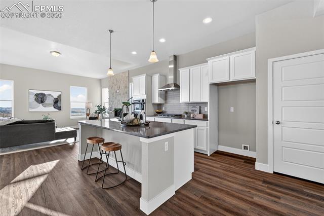 6429 Deco Drive