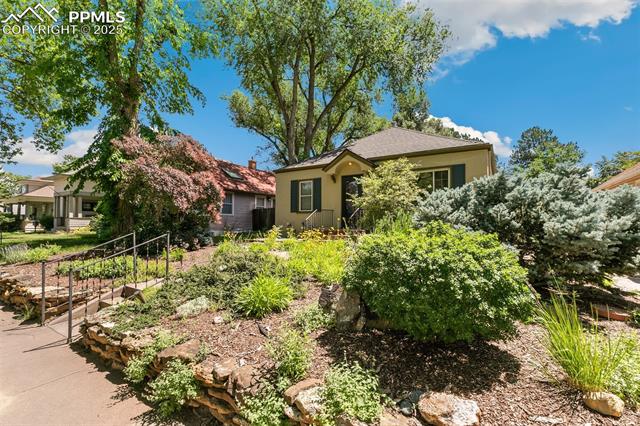 1123 Custer Avenue