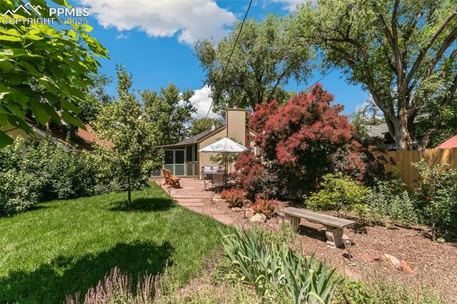1123 Custer Avenue