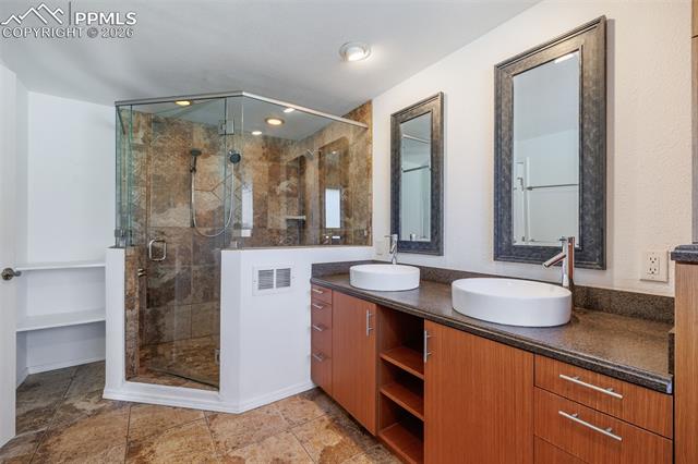 2211 Monteagle Street