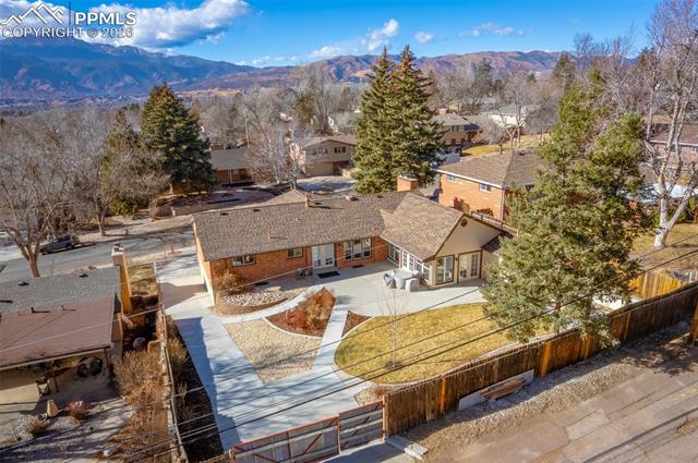 2211 Monteagle Street