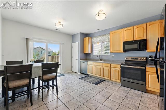 7043 Bonnie Brae Lane