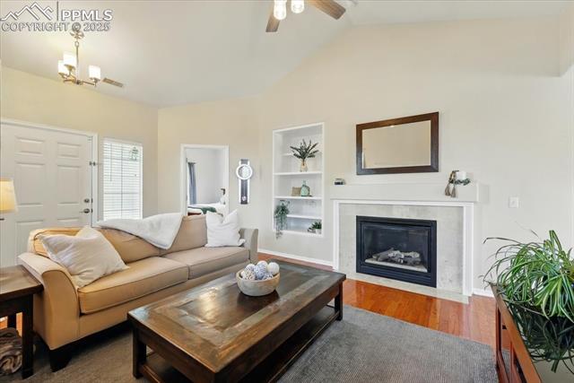 7043 Bonnie Brae Lane