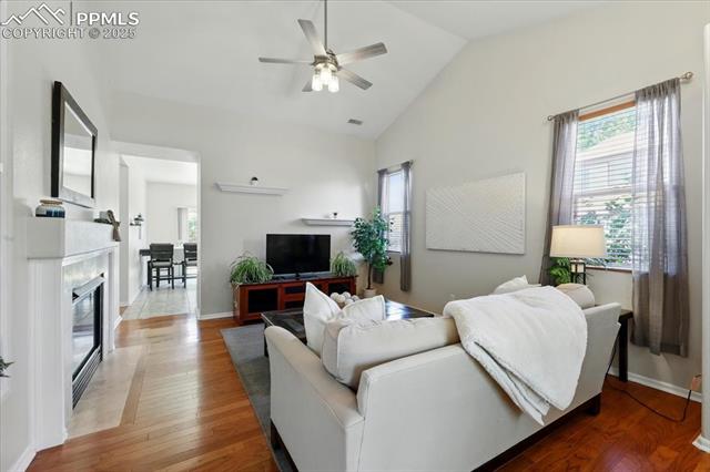 7043 Bonnie Brae Lane