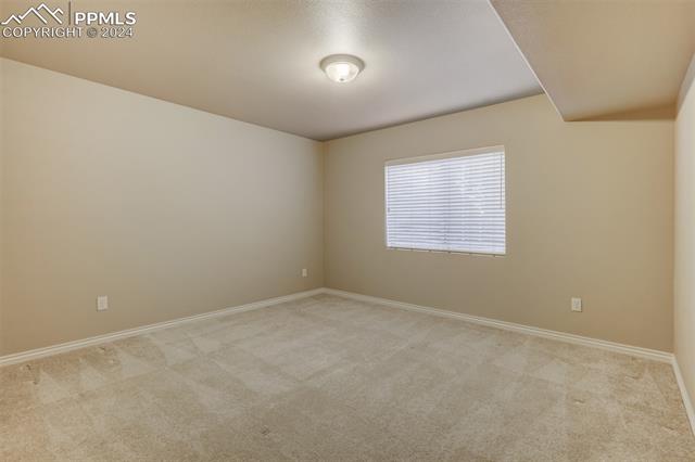 1744 Valley Stream Court