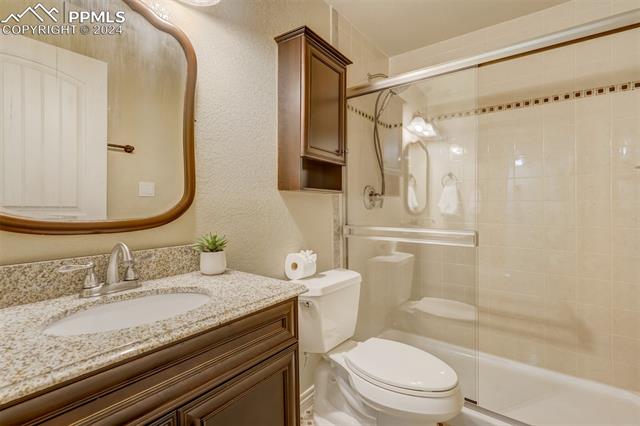 1744 Valley Stream Court