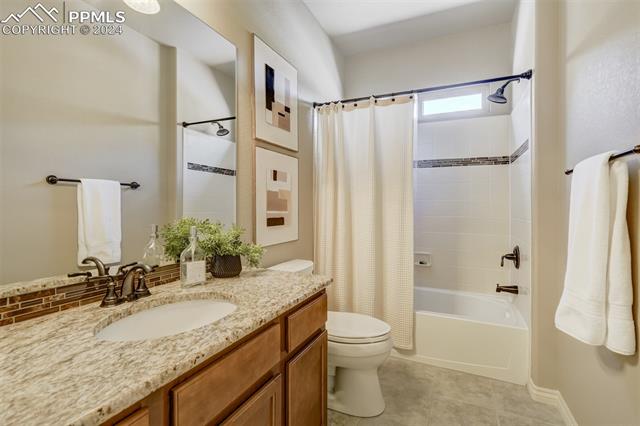 1744 Valley Stream Court