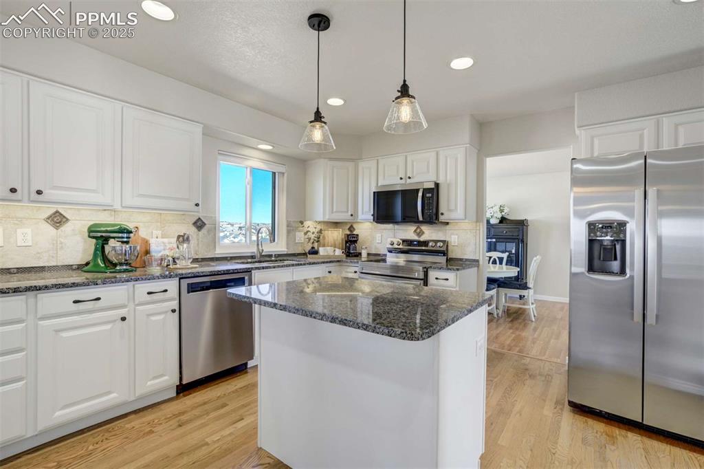 1944 Queens Canyon Court