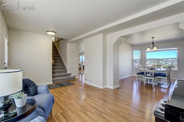 1944 Queens Canyon Court