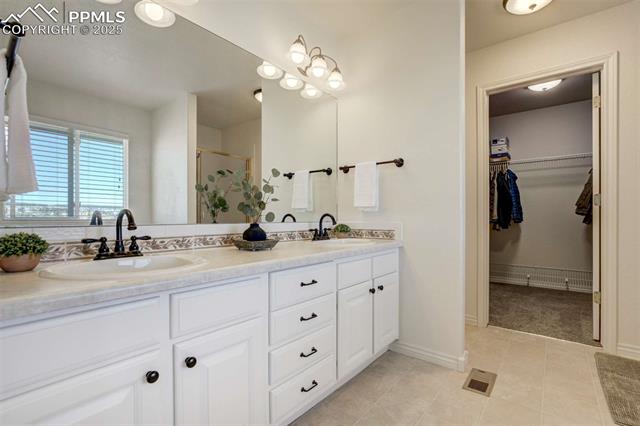 1944 Queens Canyon Court