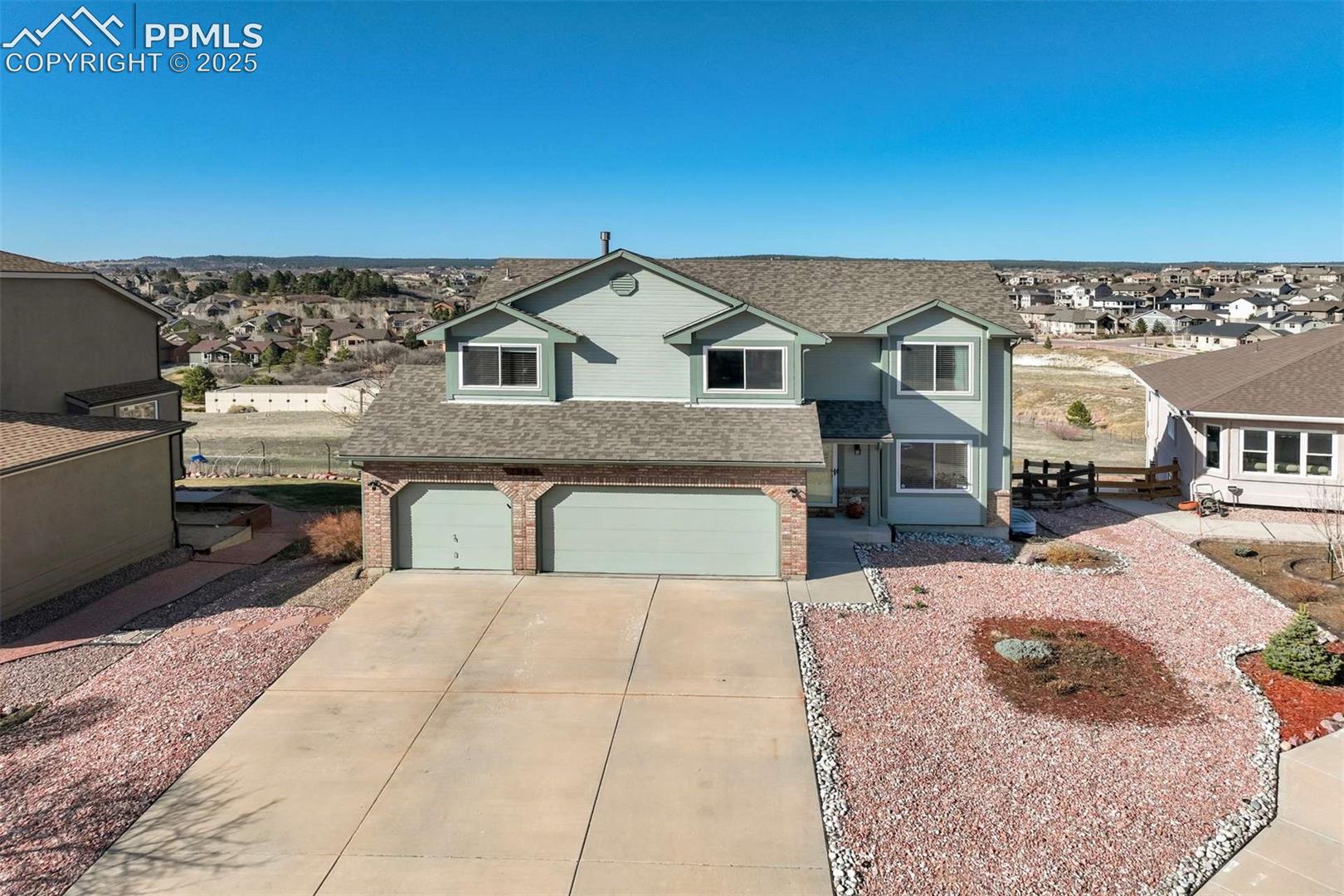 1944 Queens Canyon Court