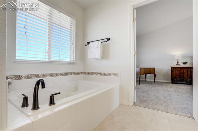 1944 Queens Canyon Court