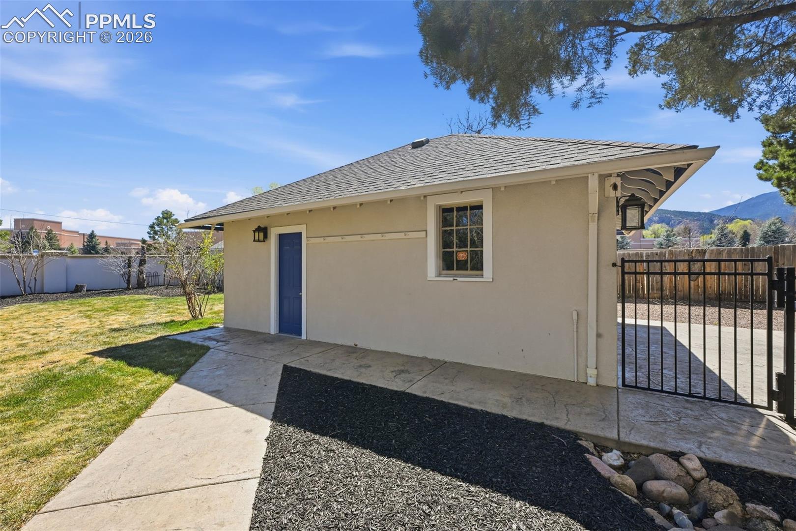 1411 Mesa Avenue
