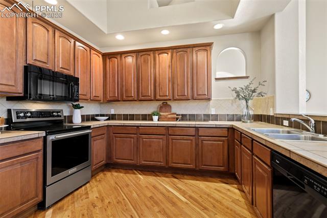 8746 Country Creek Trail