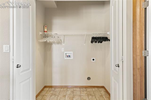 8746 Country Creek Trail