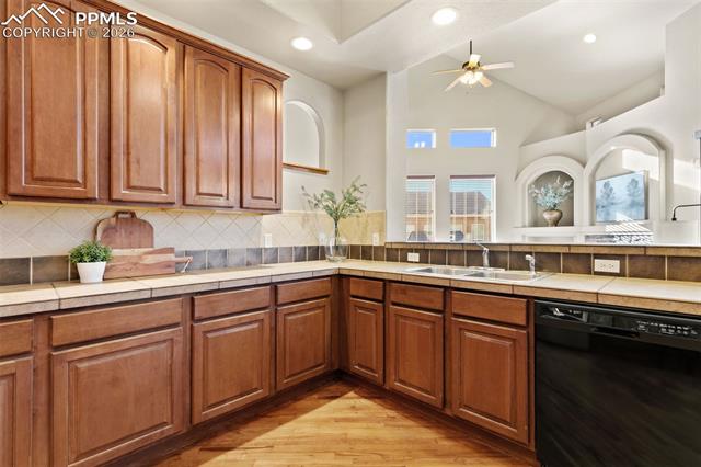 8746 Country Creek Trail