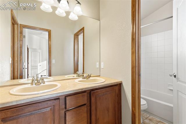 8746 Country Creek Trail