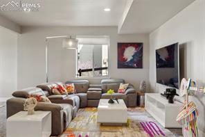 4513 Hanging Lake Circle