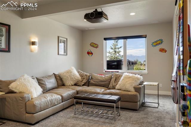 4513 Hanging Lake Circle