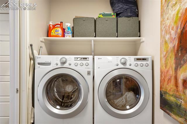 4513 Hanging Lake Circle