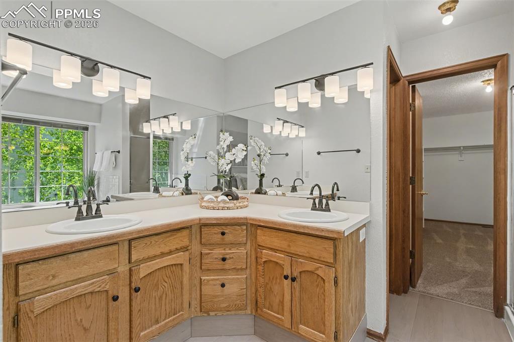 5376 Cliff Point Circle