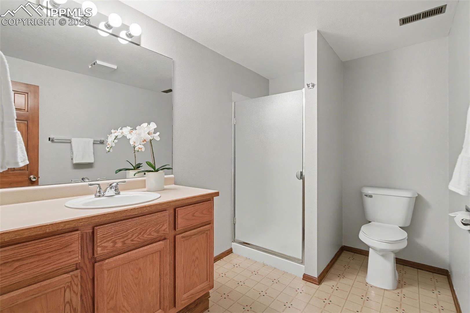 5376 Cliff Point Circle
