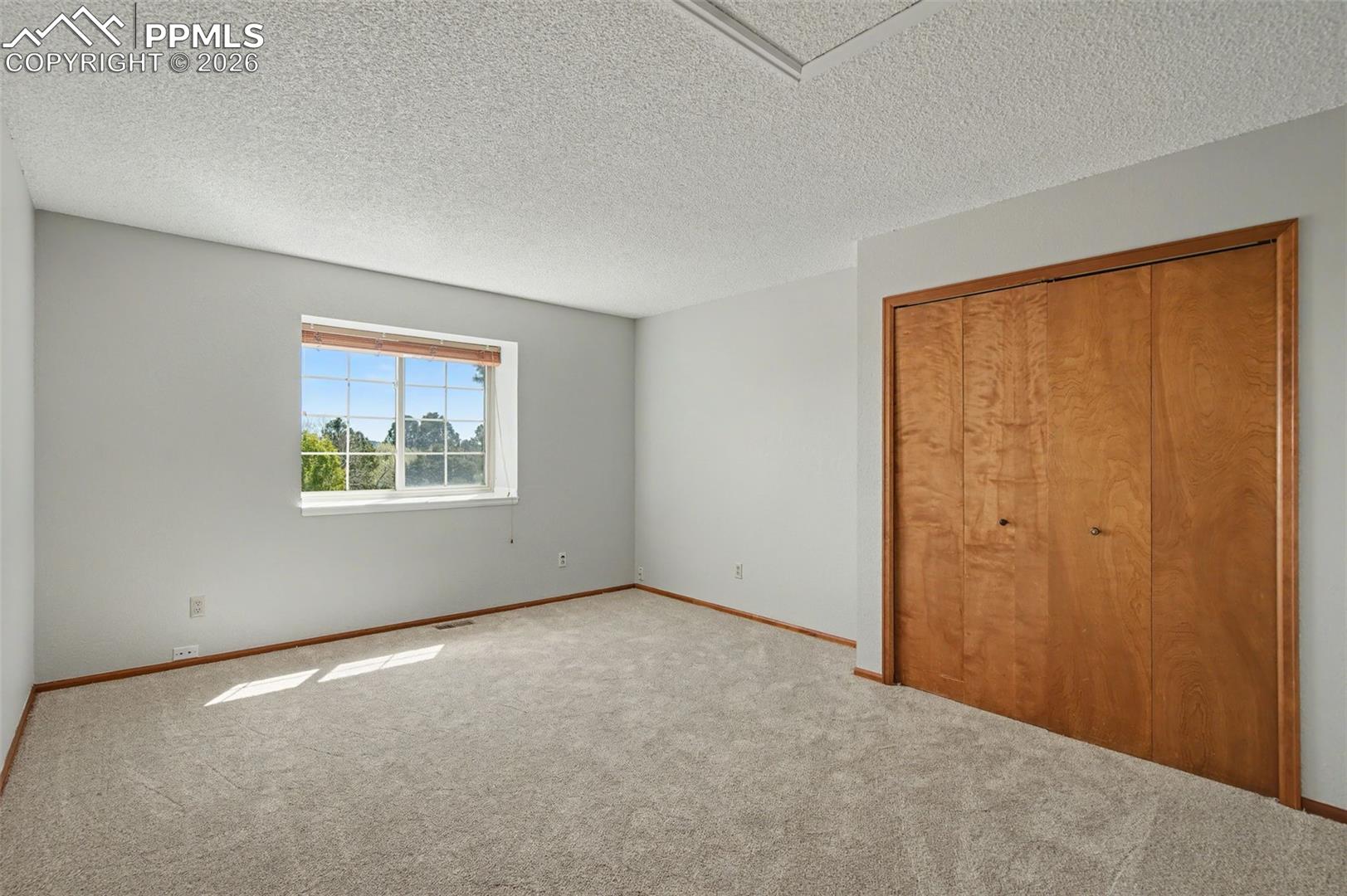5376 Cliff Point Circle