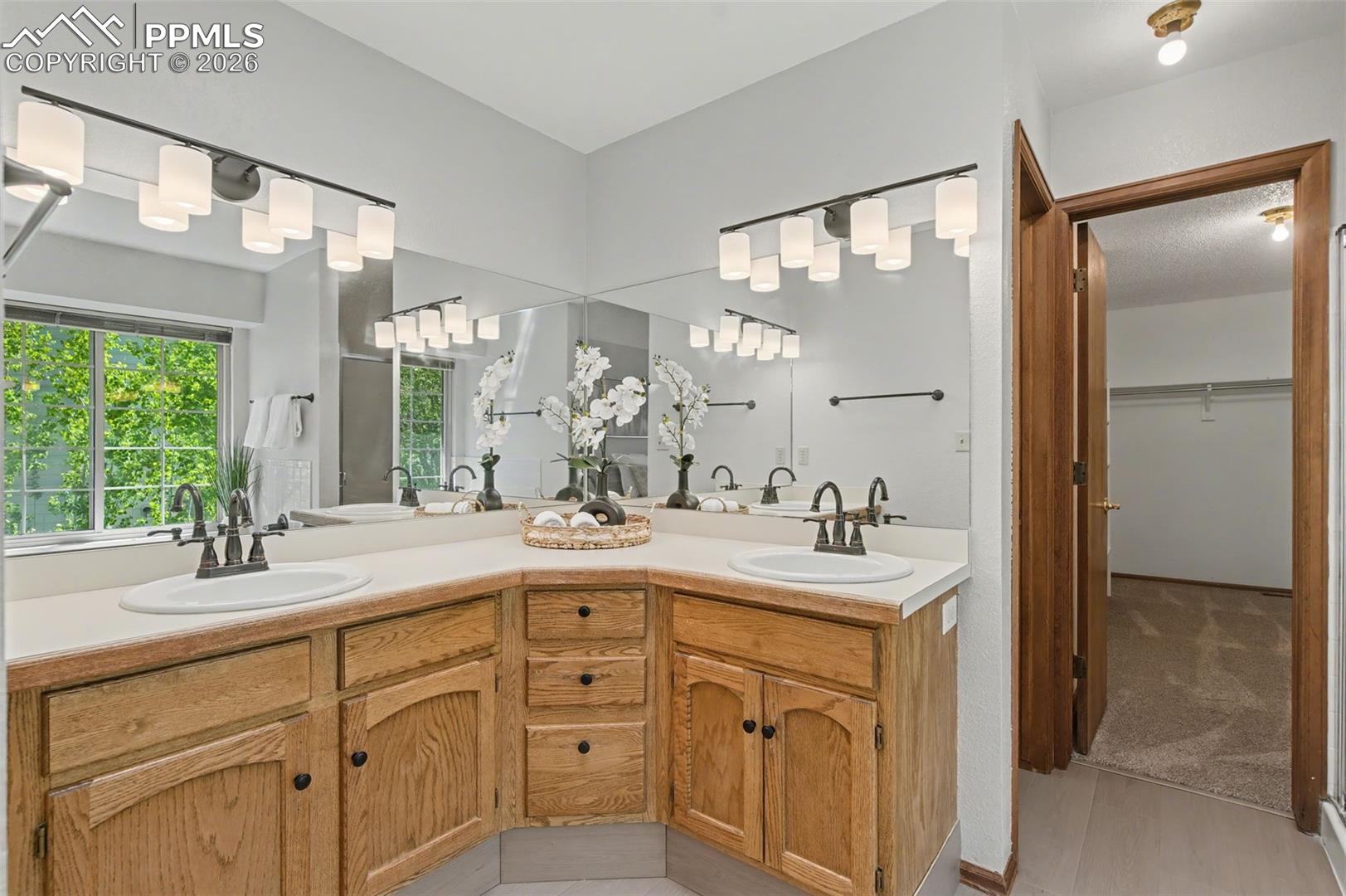 5376 Cliff Point Circle
