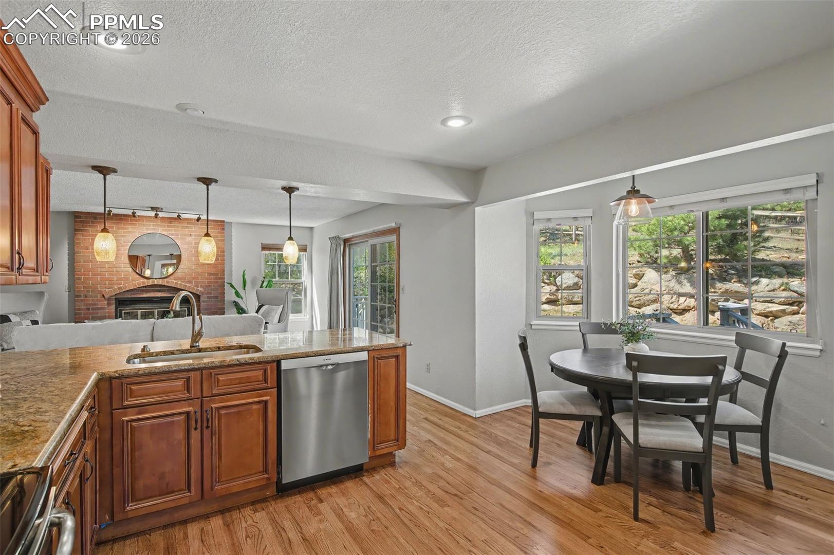 5376 Cliff Point Circle