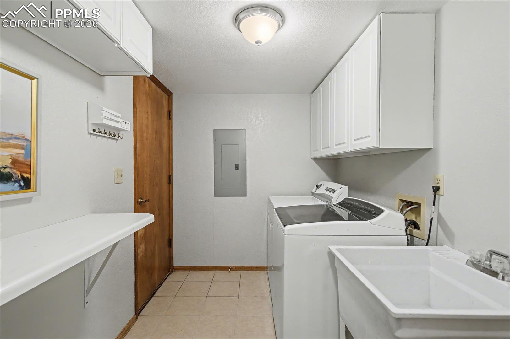 5376 Cliff Point Circle