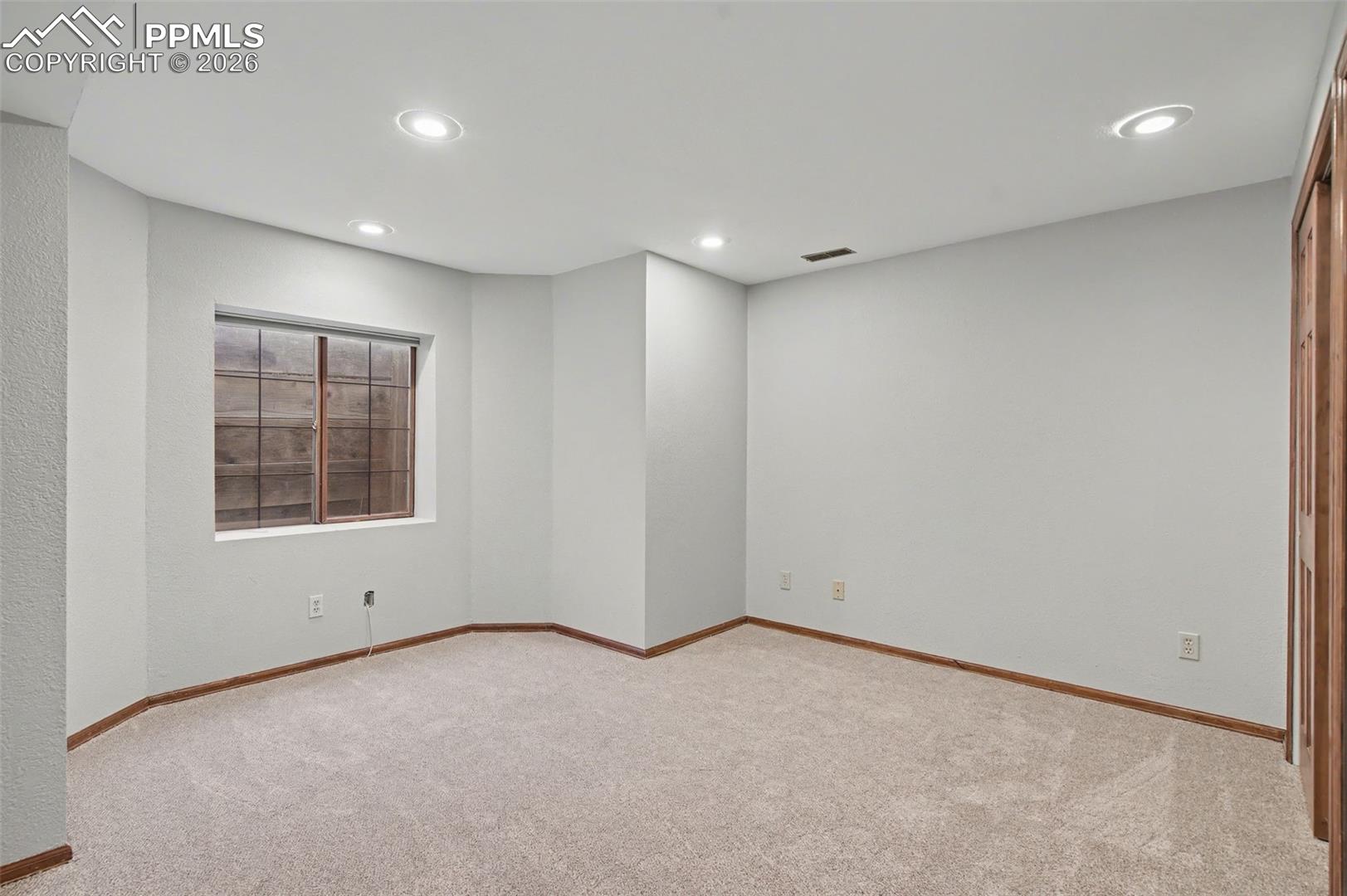 5376 Cliff Point Circle