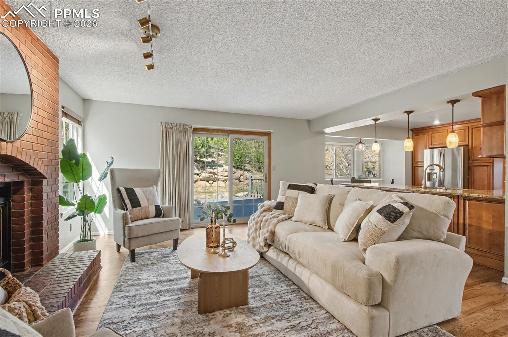 5376 Cliff Point Circle
