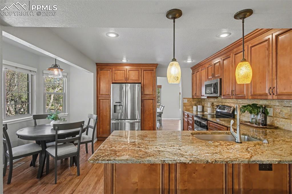 5376 Cliff Point Circle