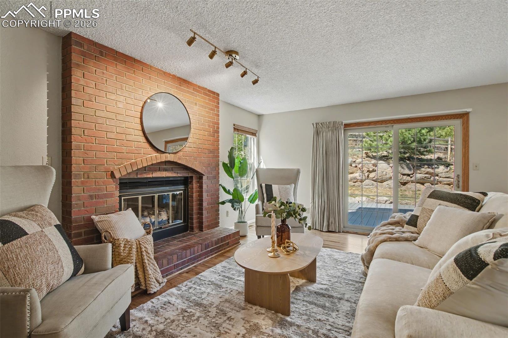5376 Cliff Point Circle