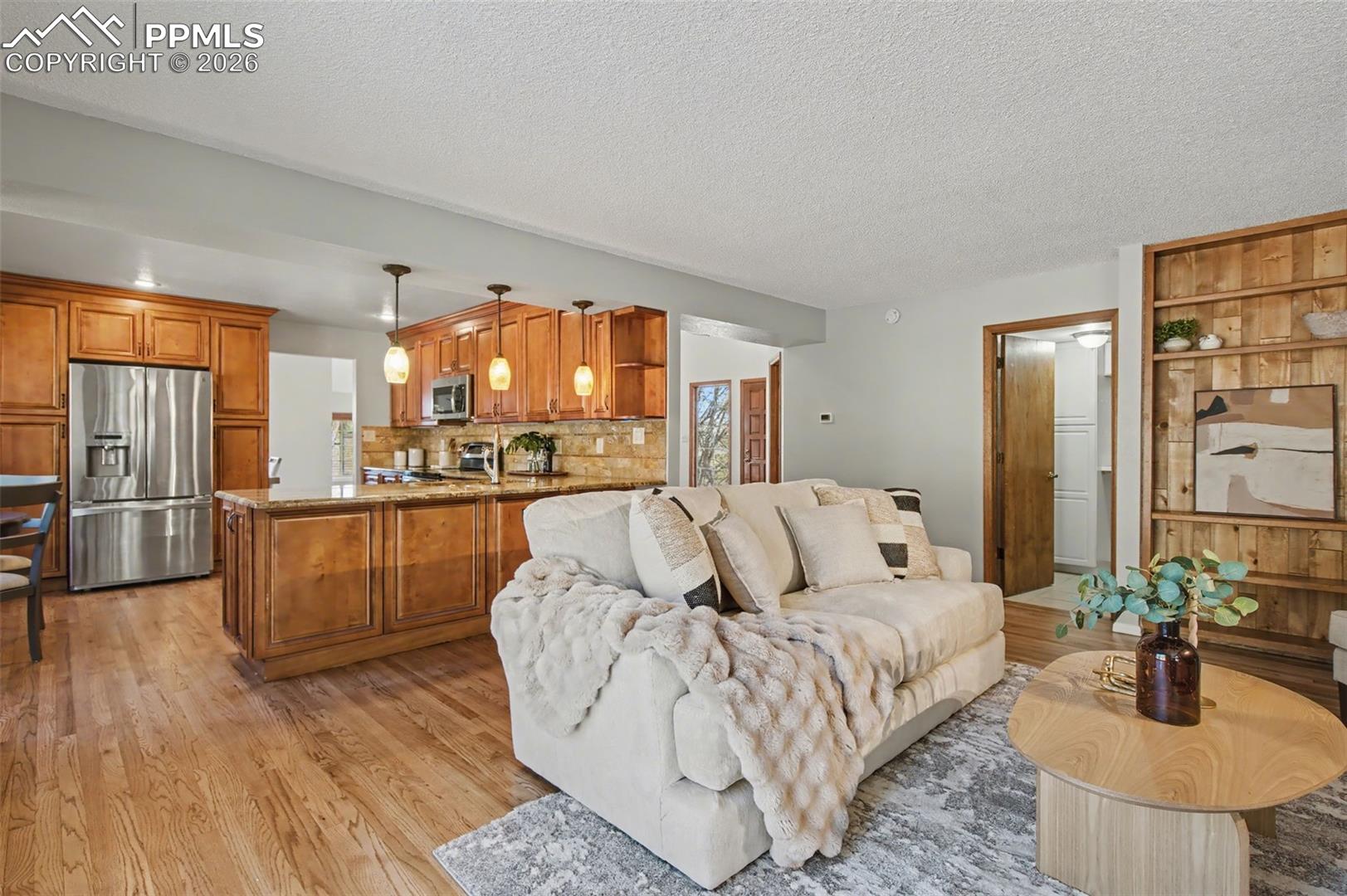 5376 Cliff Point Circle