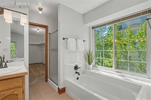 5376 Cliff Point Circle