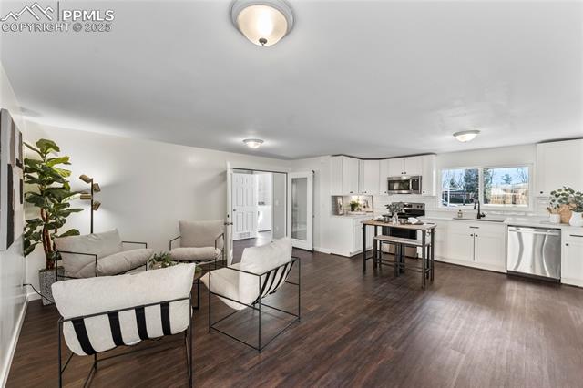 2630 Templeton Gap Road