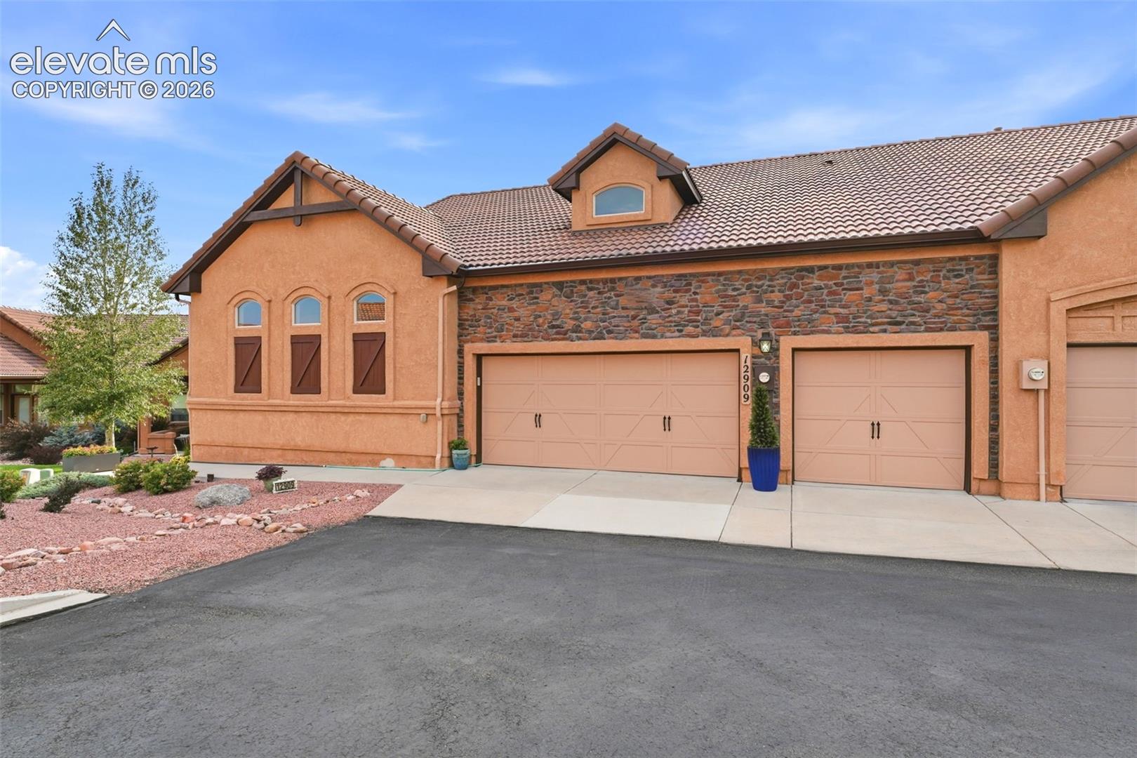 12909 Cupcake Heights