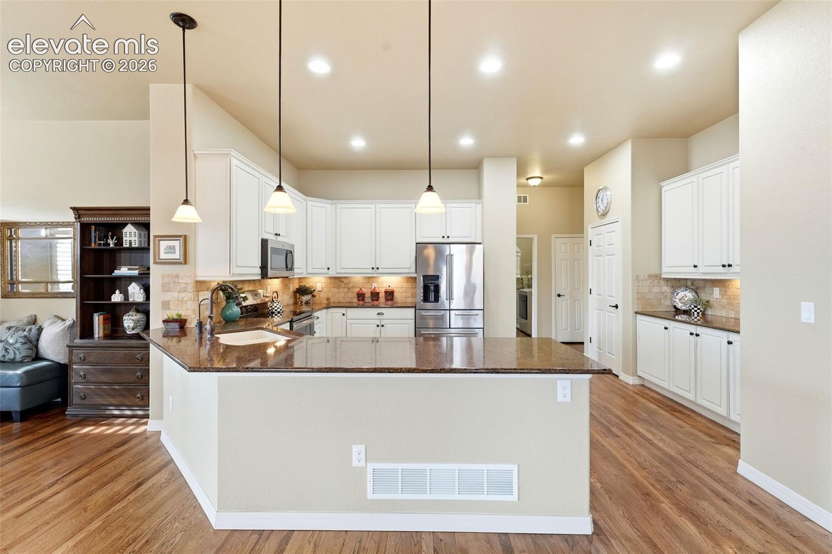 12909 Cupcake Heights