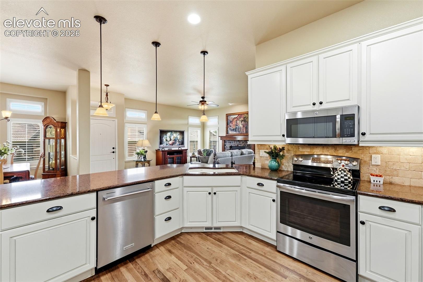12909 Cupcake Heights