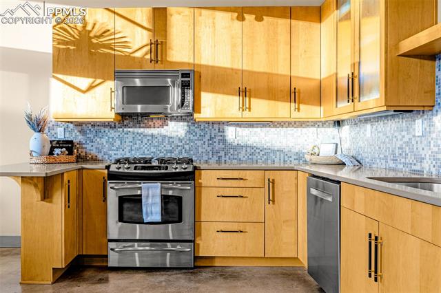 101 N Tejon Street 280