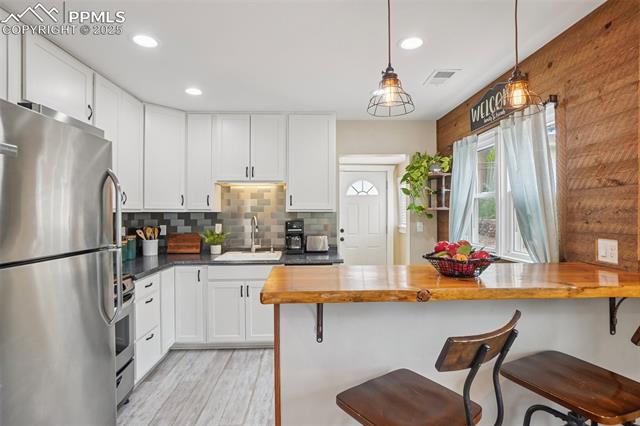 2220 W Uintah Street